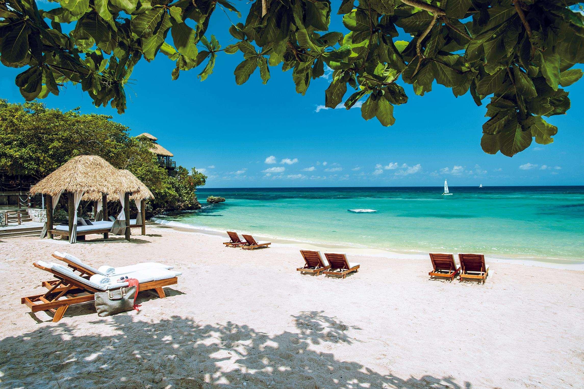 Jamaica International Airports: Which To Fly Into? | Sandals