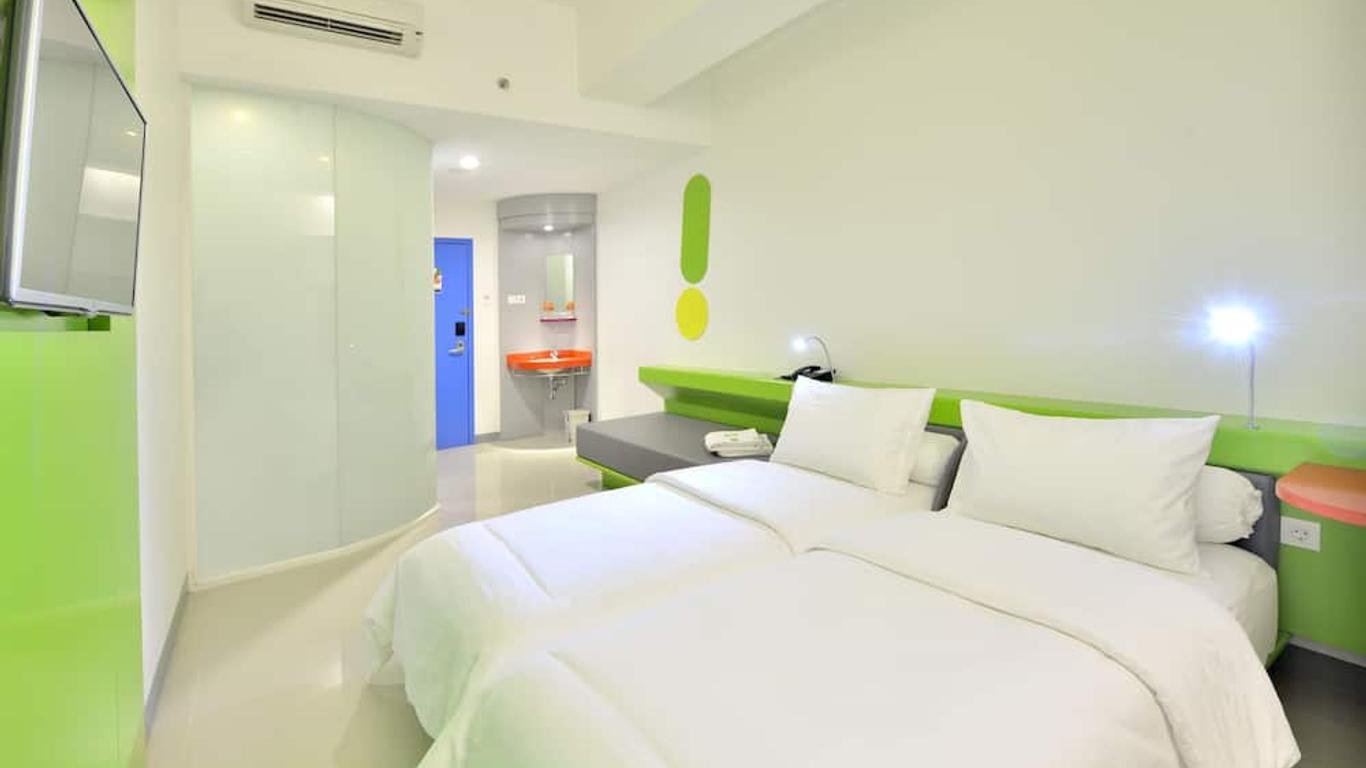 Pop! Hotel Stasiun Kota - Surabaya