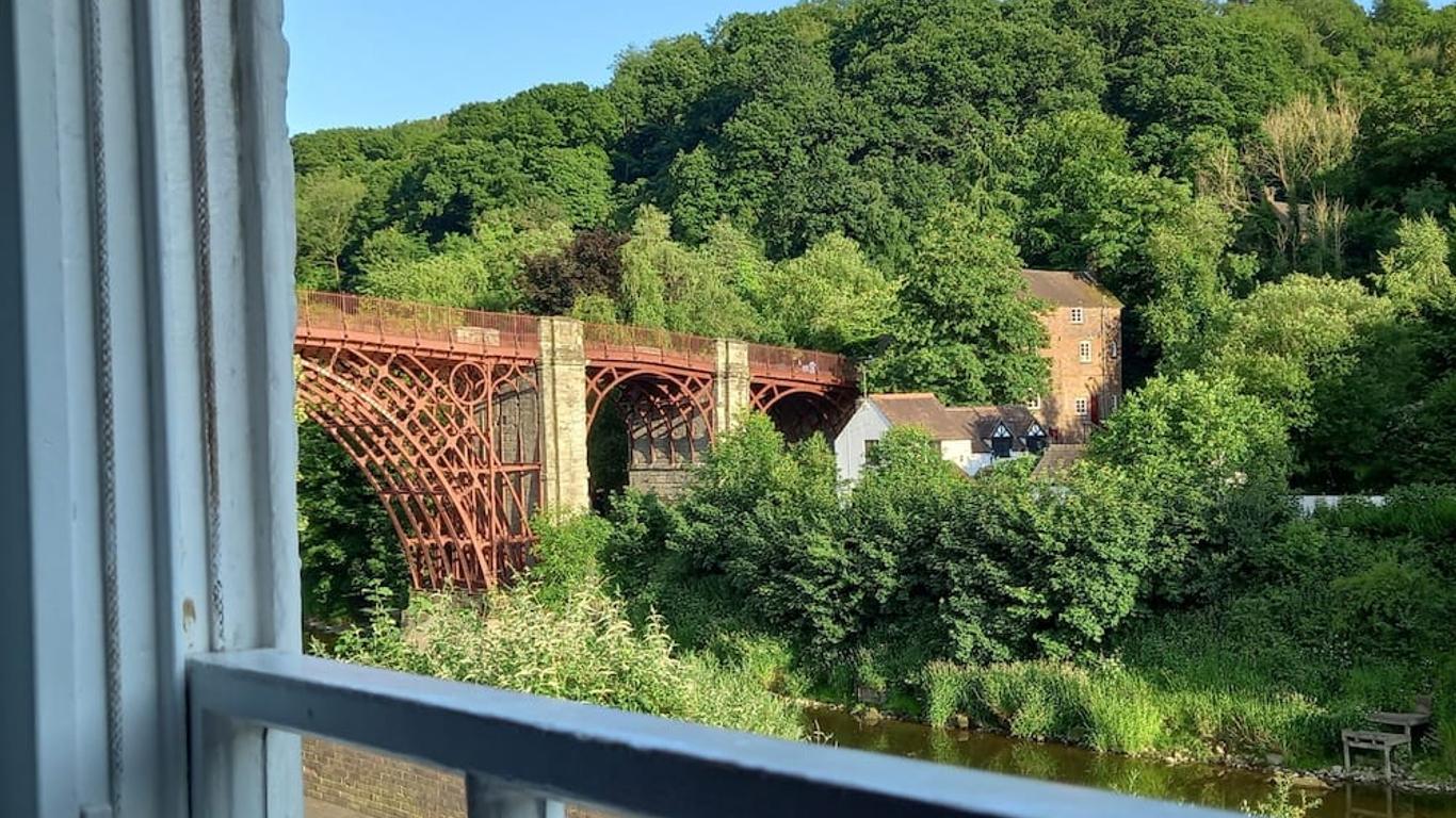 Ironbridge View Townhouse