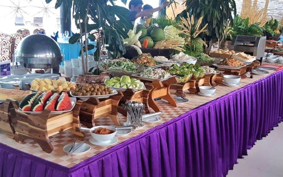 Buffet Photo