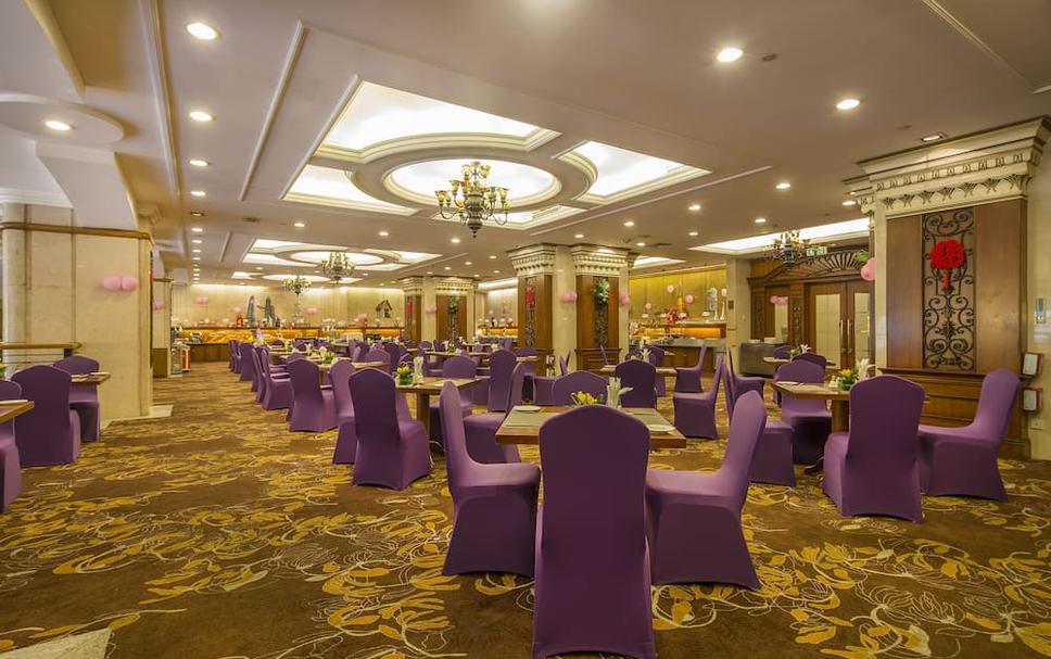 Banquet hall Photo