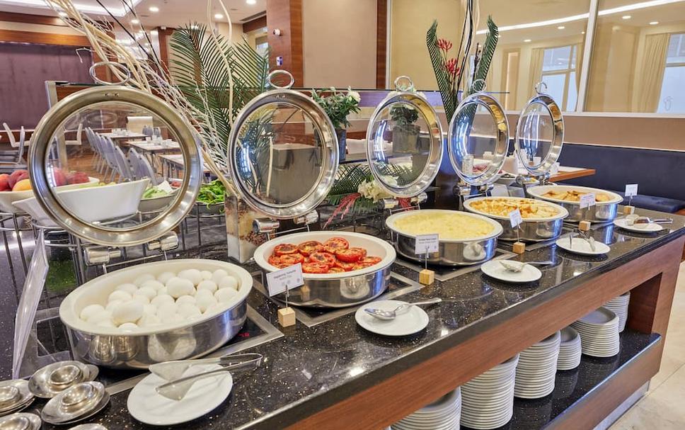 Buffet Photo