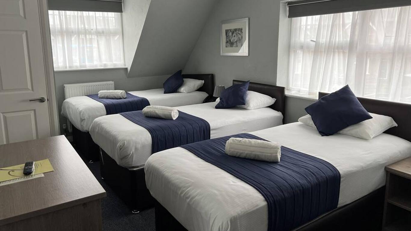 Corner House Hotel Gatwick with Holiday Parking