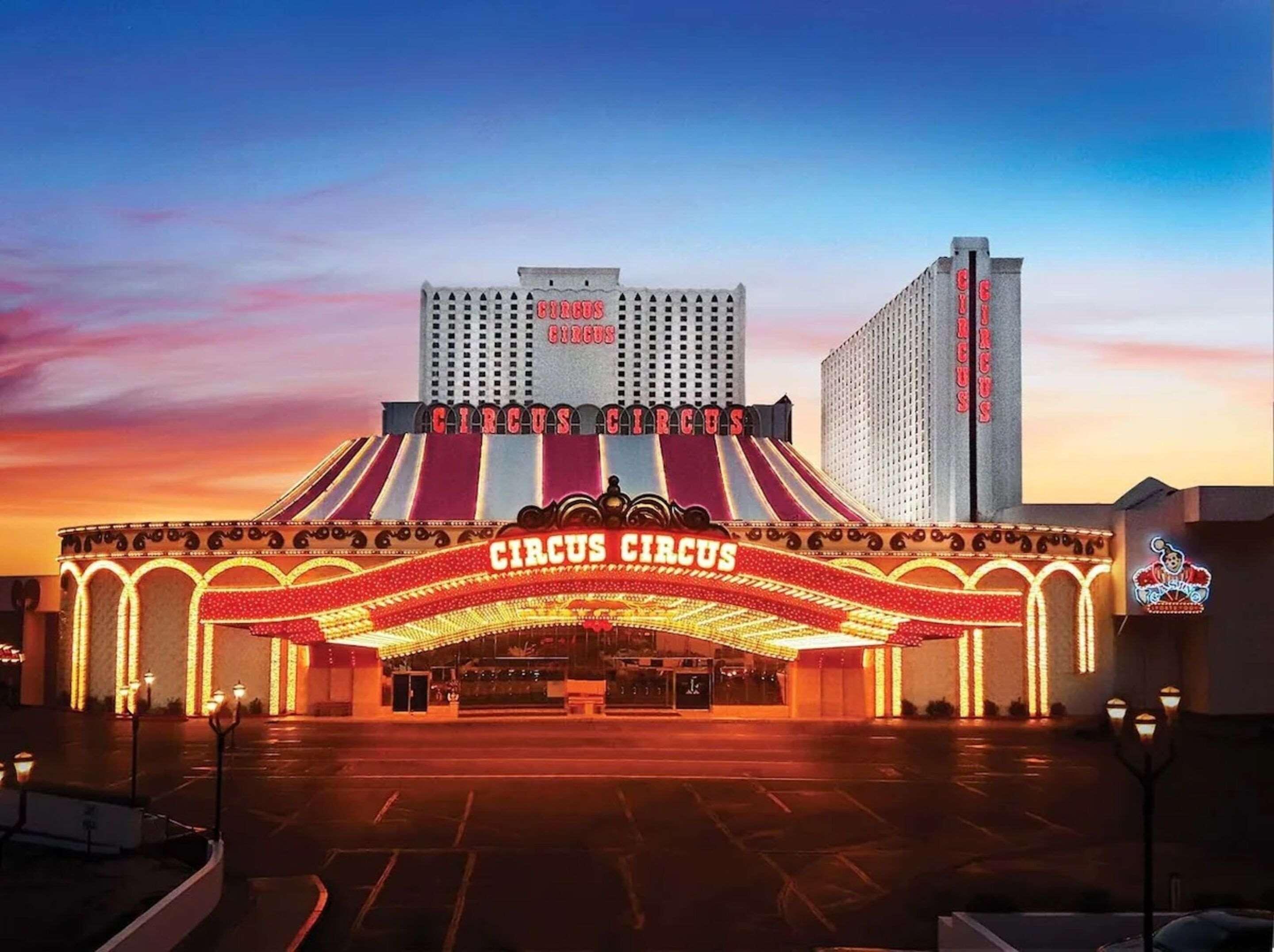 Circus Circus Hotel, Casino & Theme Park from ₪72. Las Vegas Hotel